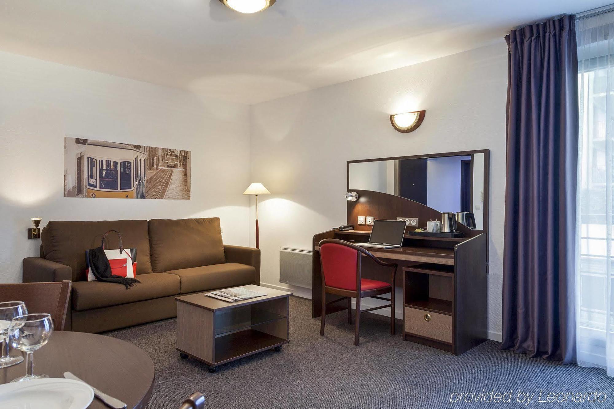 Comfort Suites Le-Port-Marly Paris Ouest Le Port-Marly Luaran gambar