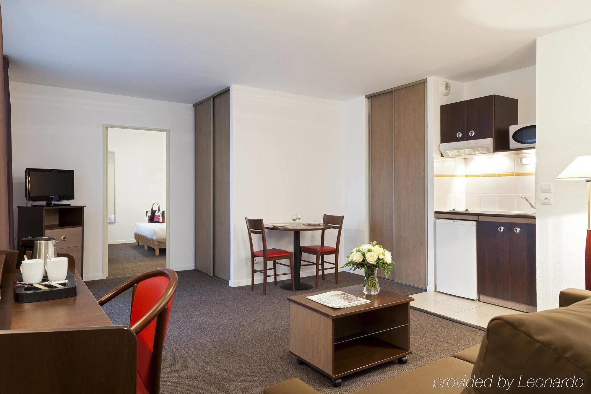 Comfort Suites Le-Port-Marly Paris Ouest Le Port-Marly Luaran gambar
