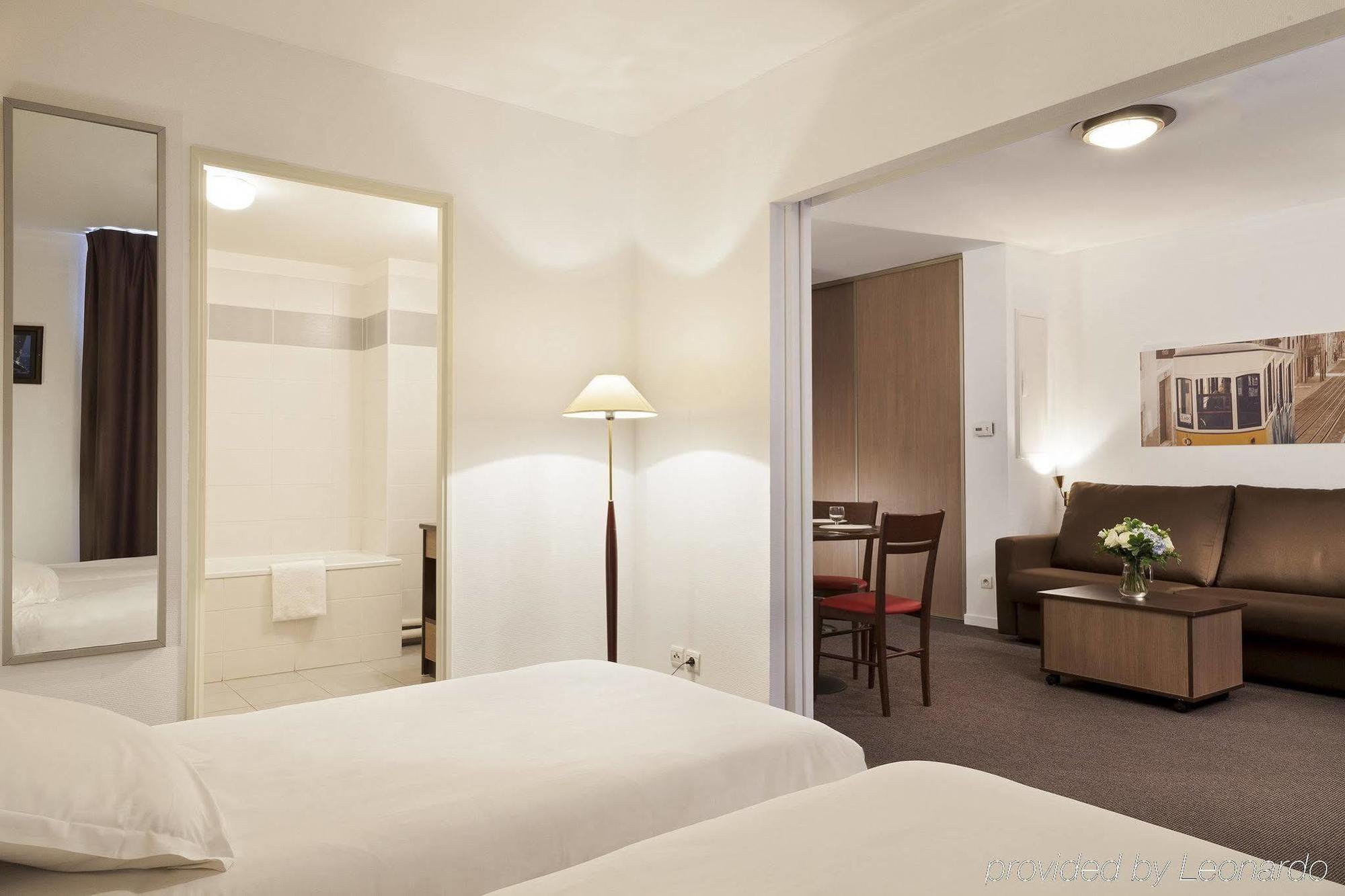 Comfort Suites Le-Port-Marly Paris Ouest Le Port-Marly Luaran gambar