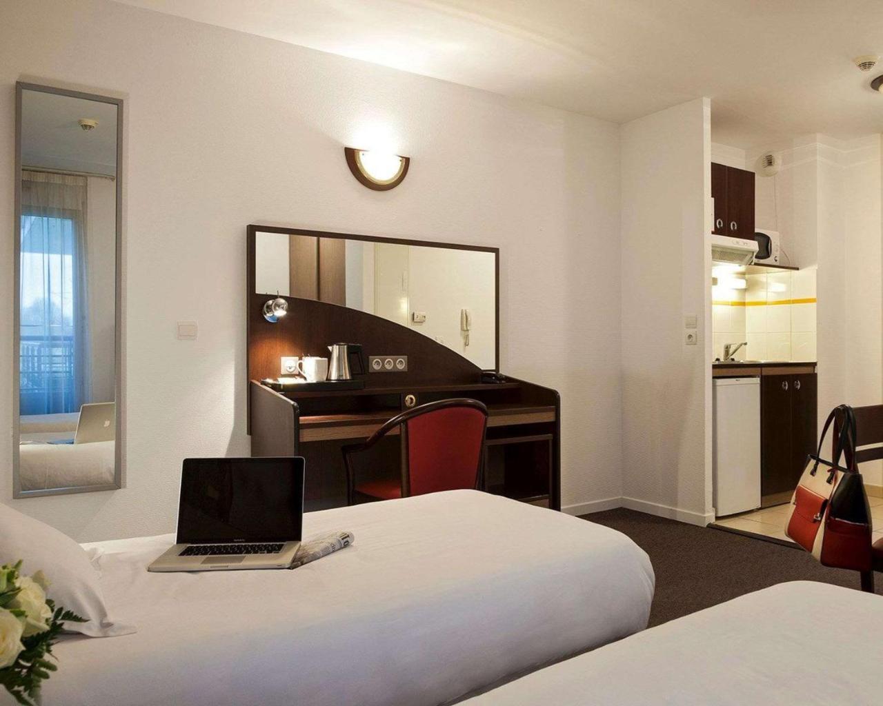 Comfort Suites Le-Port-Marly Paris Ouest Le Port-Marly Luaran gambar