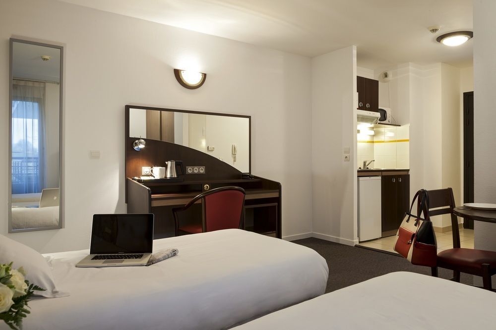 Comfort Suites Le-Port-Marly Paris Ouest Le Port-Marly Luaran gambar